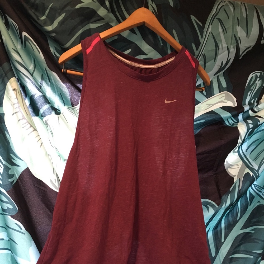 Traded❌Nike dri fit cross back purple tank top